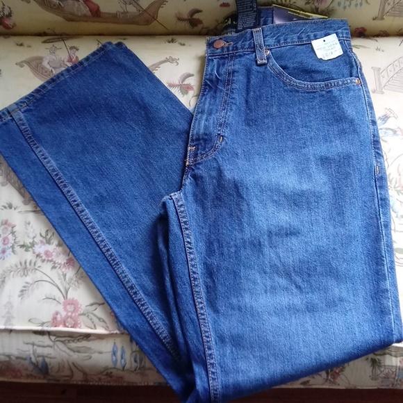 Nautica Jeans Co. Classic Fit - Picture 4 of 4